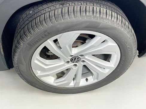 Used 2023 Volkswagen Atlas SE image 32