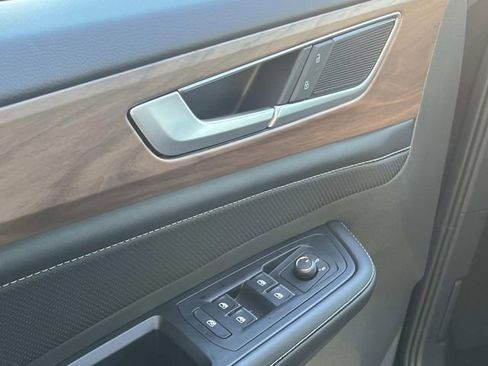 New 2026 Volkswagen Atlas SE FWD image 10