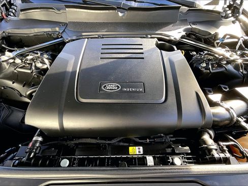 Used 2023 Land Rover Discovery S R-Dynamic image 9