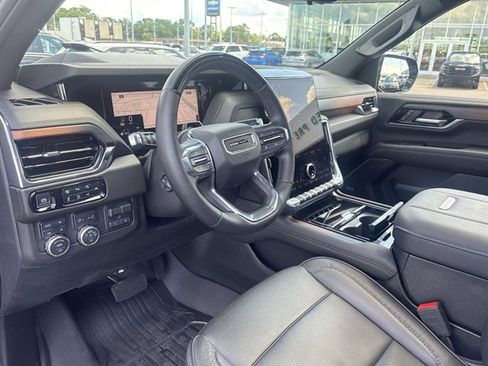 Certified 2026 GMC Yukon XL Denali w/ Denali Reserve Package AWD/4WD image 10