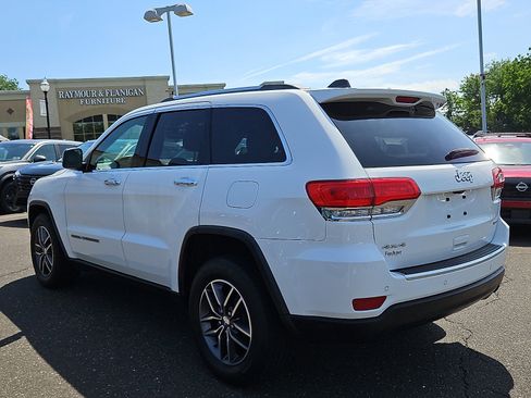 Used 2018 Jeep Grand Cherokee Limited AWD/4WD image 4