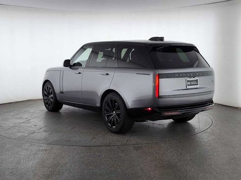 Used 2023 Land Rover Range Rover SE AWD/4WD image 3