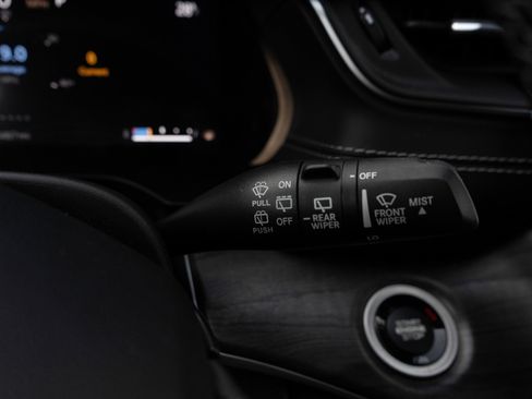 Used 2022 Jeep Grand Cherokee Limited image 24