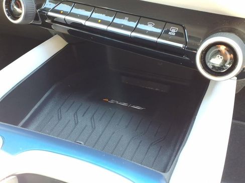 Certified 2025 Chevrolet Equinox EV LT FWD image 8