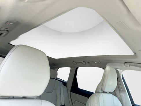 Certified 2024 Volvo XC60 B5 Ultimate w/ Protection Package Premier AWD/4WD image 19