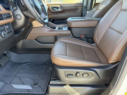 Used 2024 Chevrolet Tahoe High Country w/ Premium Package image 17