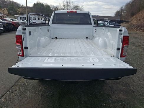 Used 2024 RAM 2500 Tradesman w/ Chrome Appearance Group AWD/4WD image 29