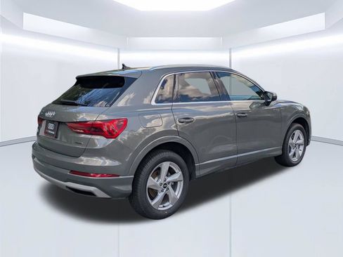 Used 2022 Audi Q3 2.0T Premium w/ Convenience Package AWD/4WD image 2