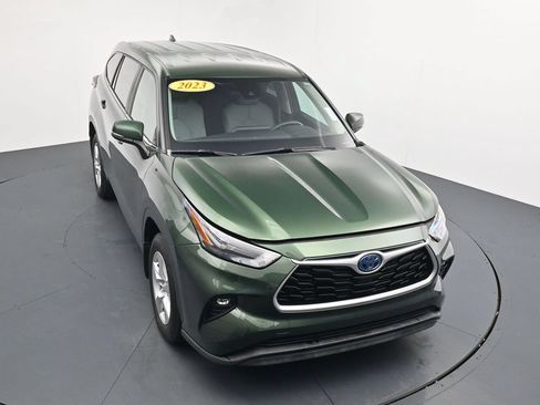 Used 2023 Toyota Highlander LE FWD image 27