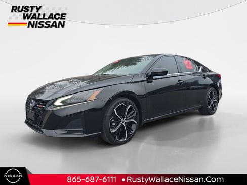 Certified 2023 Nissan Altima 2.5 SR w/ SR Premium Package image 1