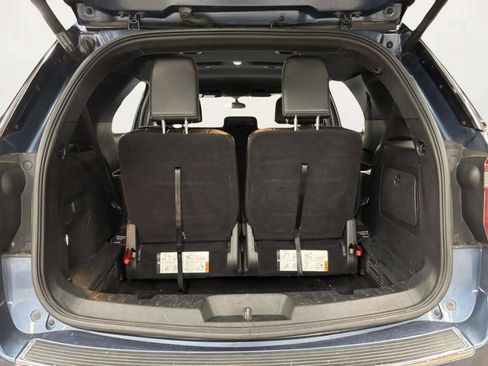 Used 2018 Ford Explorer XLT w/ Equipment Group 202A image 18