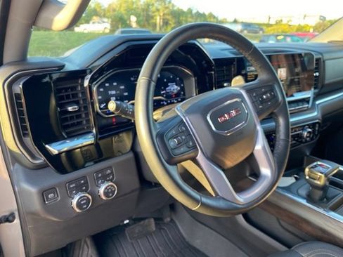 Used 2024 GMC Sierra 1500 SLT w/ SLT Premium Package AWD/4WD image 32