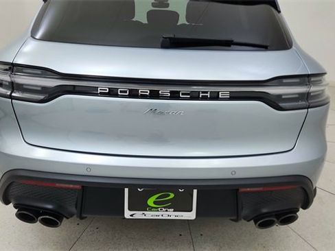 Used 2024 Porsche Macan w/ Premium Plus Package image 12