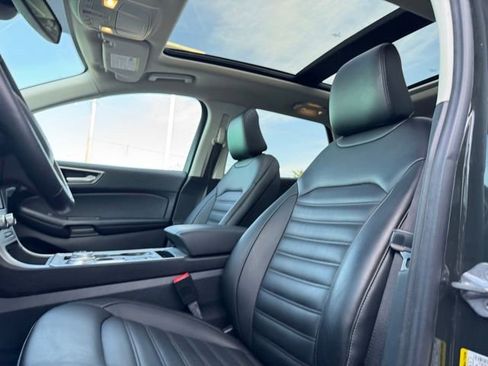 Certified 2022 Ford Edge SEL w/ Convenience Package AWD/4WD image 9