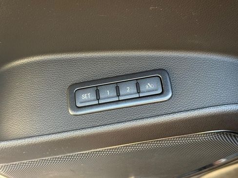 Used 2017 GMC Yukon SLT w/ Open Road Package AWD/4WD image 15