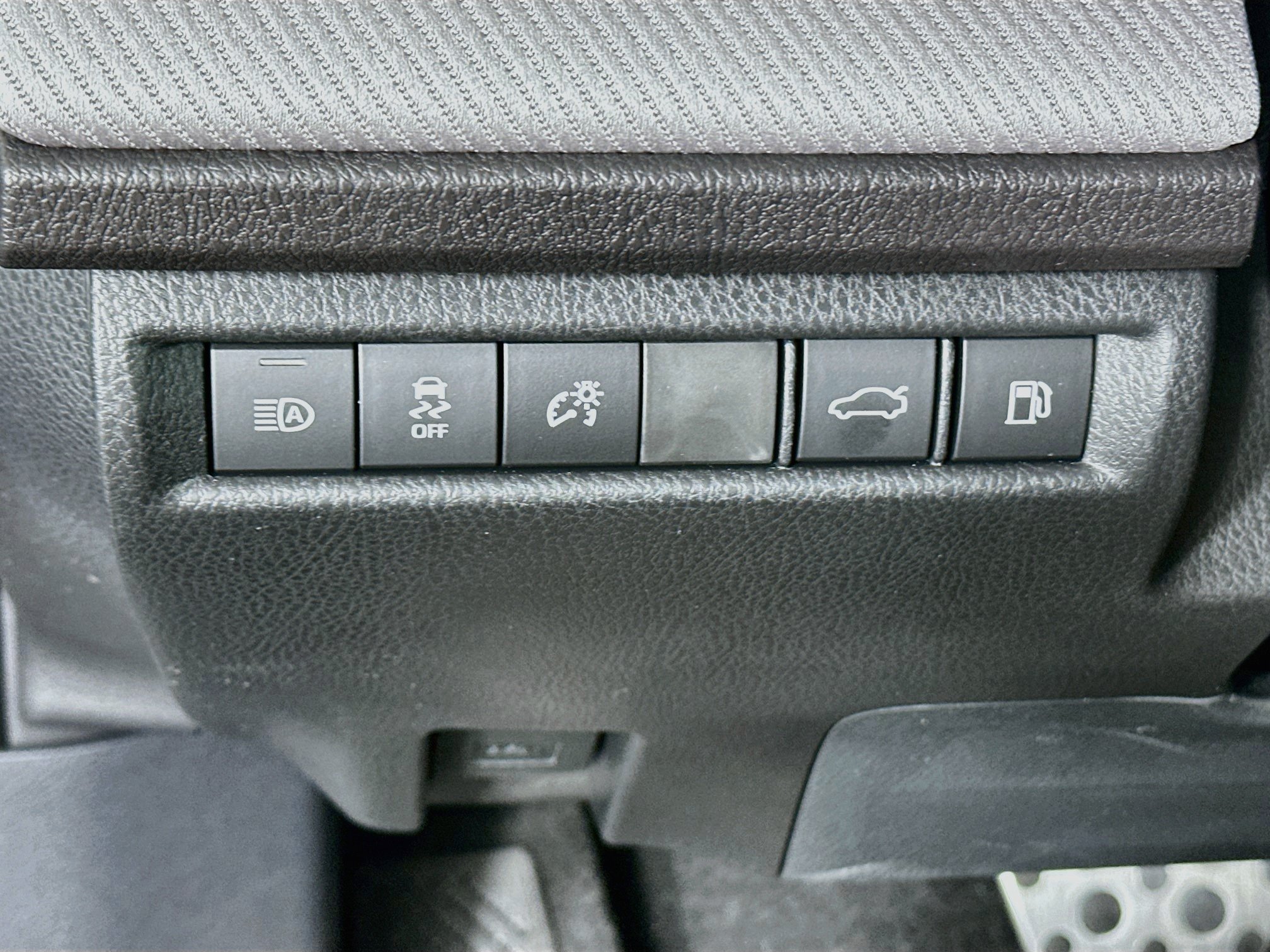 Used 2026 Toyota Camry SE w/ Convenience Package FWD image 17