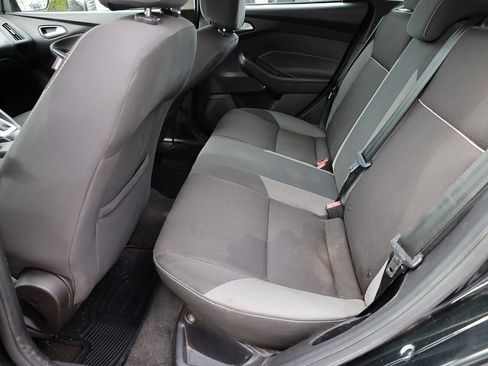 Used 2014 Ford Focus SE w/ SE Winter Package image 17