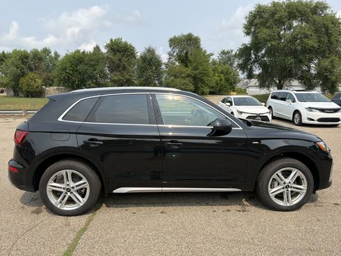 Used 2024 Audi Q5 e Premium Plus AWD/4WD image 3