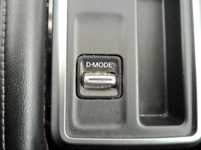 Used 2022 Nissan Pathfinder SL w/ SL Black Package FWD image 50