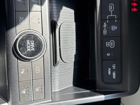 Used 2024 Hyundai Kona Limited FWD image 17