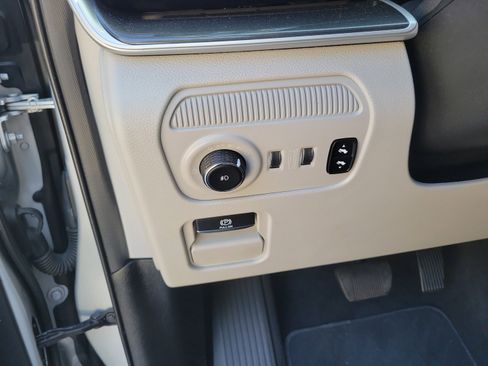 Used 2022 Jeep Wagoneer Series I w/ Convenience Group I AWD/4WD image 25