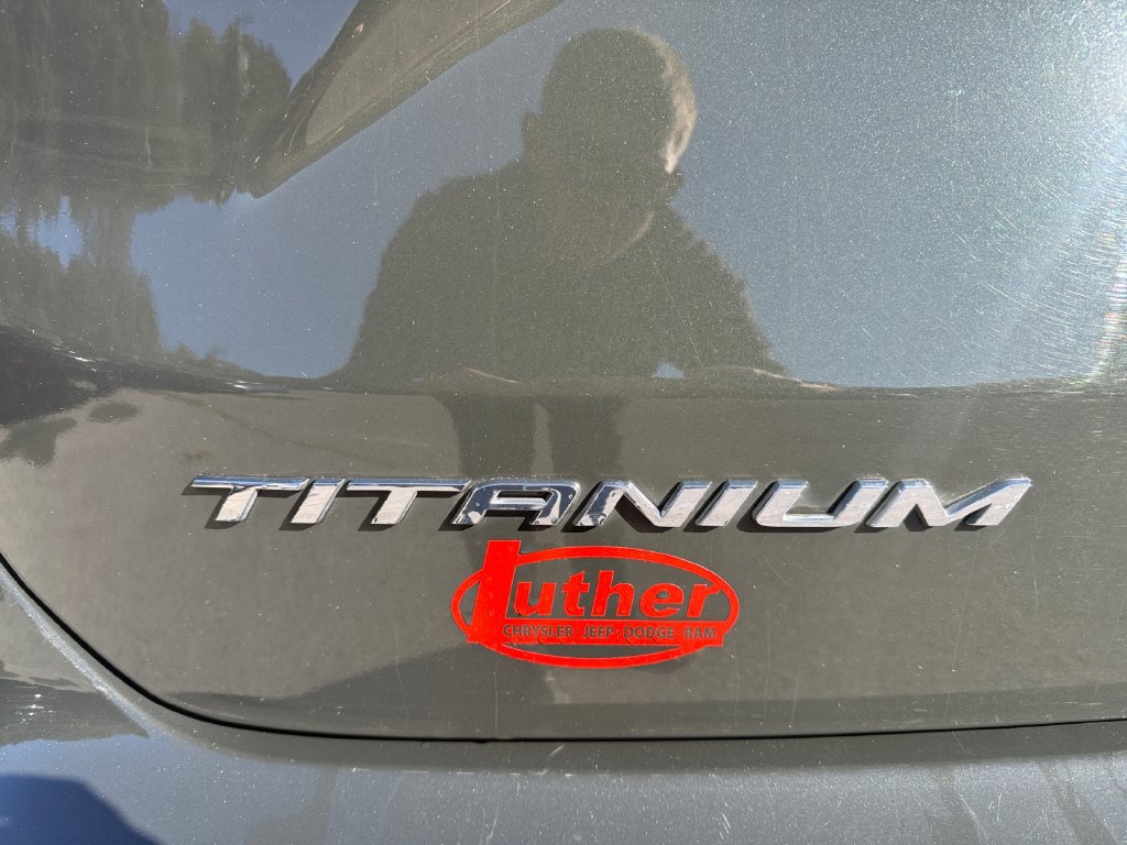 Used 2023 Ford Edge Titanium AWD/4WD image 24