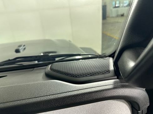 Used 2024 Jeep Wrangler Unlimited w/ Convenience Group image 29