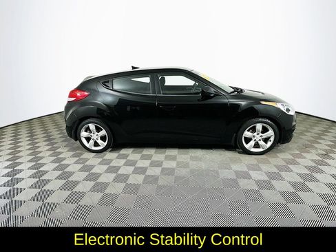 Used 2012 Hyundai Veloster image 11
