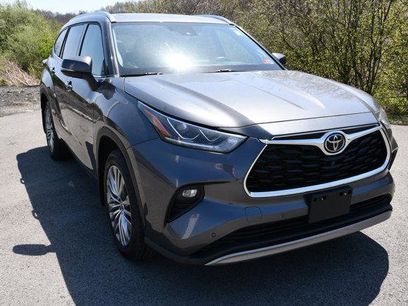 Certified 2022 Toyota Highlander Platinum