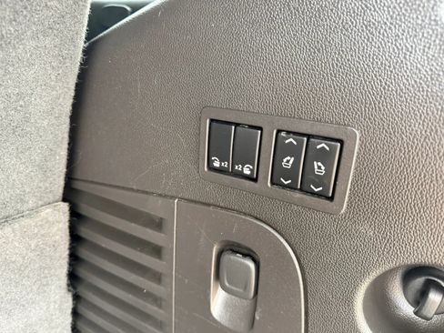 Used 2015 Cadillac Escalade Premium AWD/4WD image 28