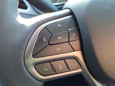 Used 2022 Jeep Cherokee Limited image 15