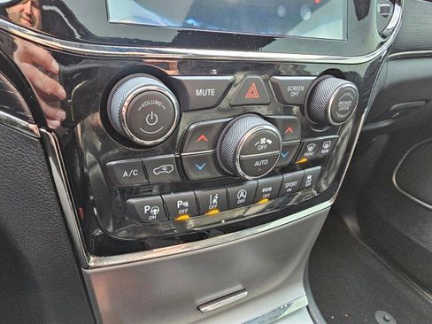 Used 2020 Jeep Grand Cherokee High Altitude image 35