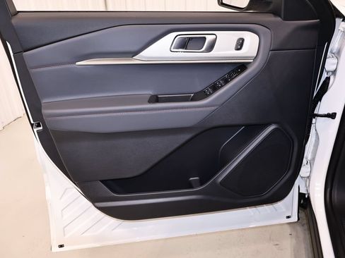 New 2026 Ford Explorer Active w/ Active Comfort Package AWD/4WD image 10