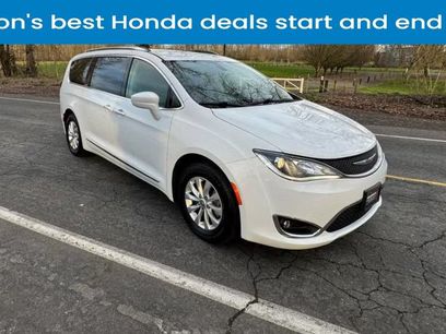 Used 2019 Chrysler Pacifica Touring-L