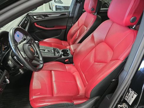 Certified 2023 Porsche Macan S AWD/4WD image 5