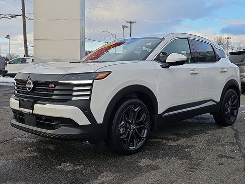 Certified 2025 Nissan Kicks SR w/ SR Premium Package image 3