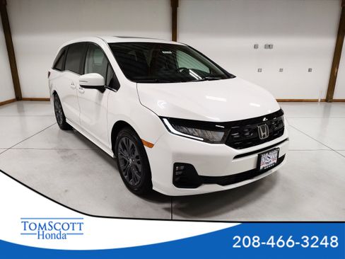 New 2026 Honda Odyssey Touring image 1