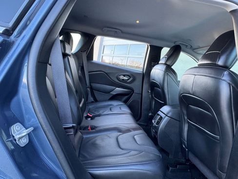 Used 2020 Jeep Cherokee Limited image 27