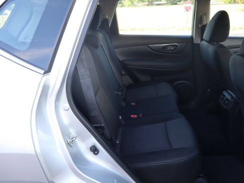 Used 2019 Nissan Rogue S AWD/4WD image 21