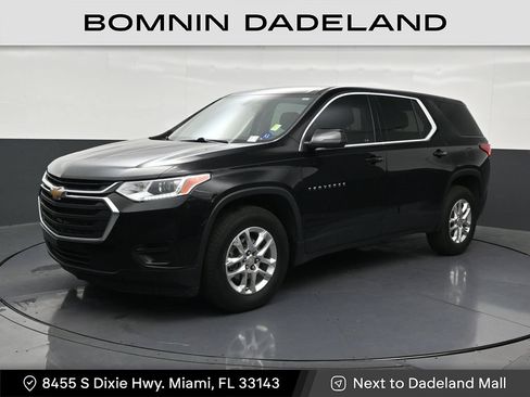 Used 2021 Chevrolet Traverse LS FWD image 1