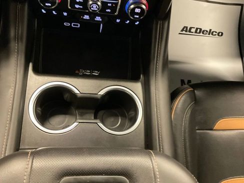 Used 2021 GMC Yukon AT4 image 23