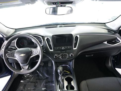 Used 2022 Chevrolet Malibu LT FWD image 17