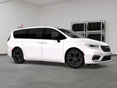 New 2026 Chrysler Pacifica Select image 7