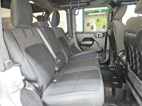 Used 2022 Jeep Wrangler Unlimited Rubicon 4xe image 22