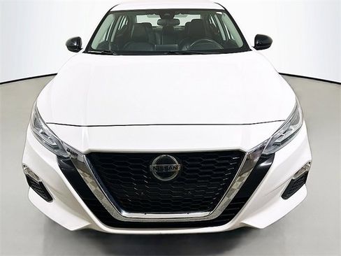 Used 2022 Nissan Altima 2.5 SR image 2