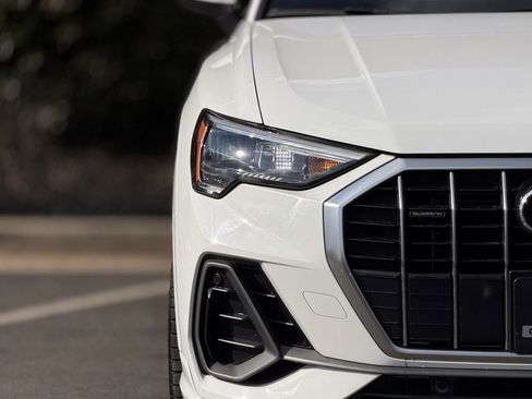 Used 2022 Audi Q3 2.0T Premium w/ Convenience Package image 4