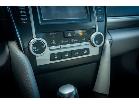 Used 2013 Toyota Camry FWD image 23