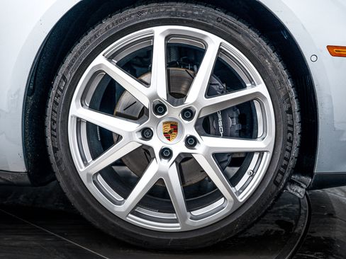 Certified 2025 Porsche Panamera 4 image 11