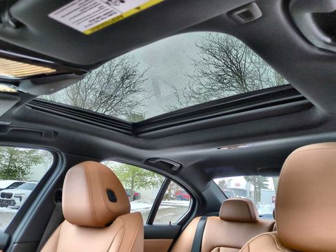 Used 2026 BMW 330i xDrive Sedan w/ Premium Package image 19