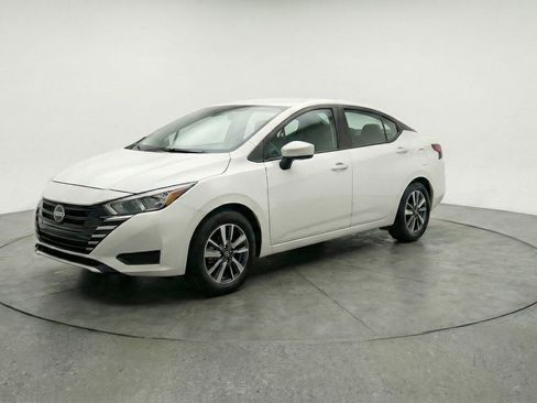 Used 2025 Nissan Versa SV image 3